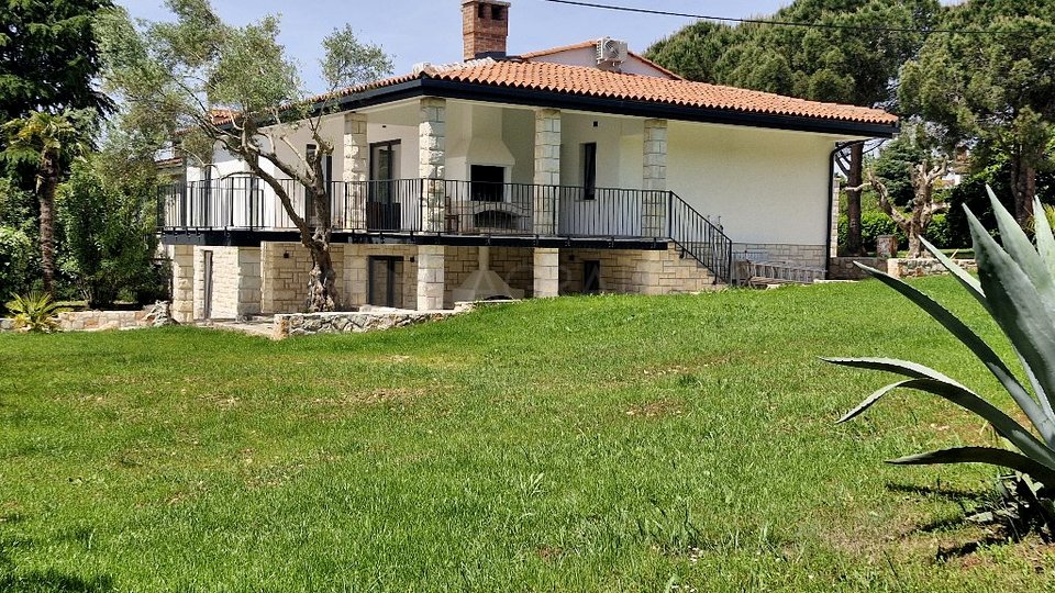 UMAG-ZAMBRATIJA-HOUSE WITH TWO APARTMENTS - A BLEND OF ELEGANCE AND RELAXATION