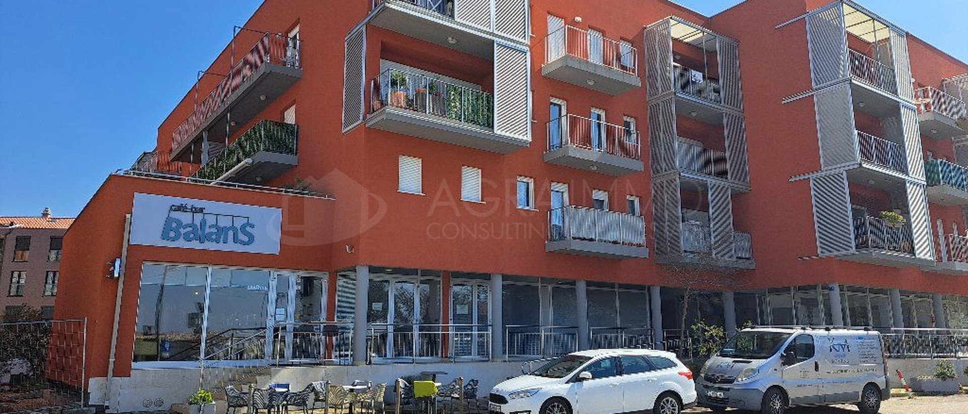 UMAG – STAN U PRVOM REDU DO MORA, SAVRŠENA LOKACIJA I GRADSKI ŽIVOT