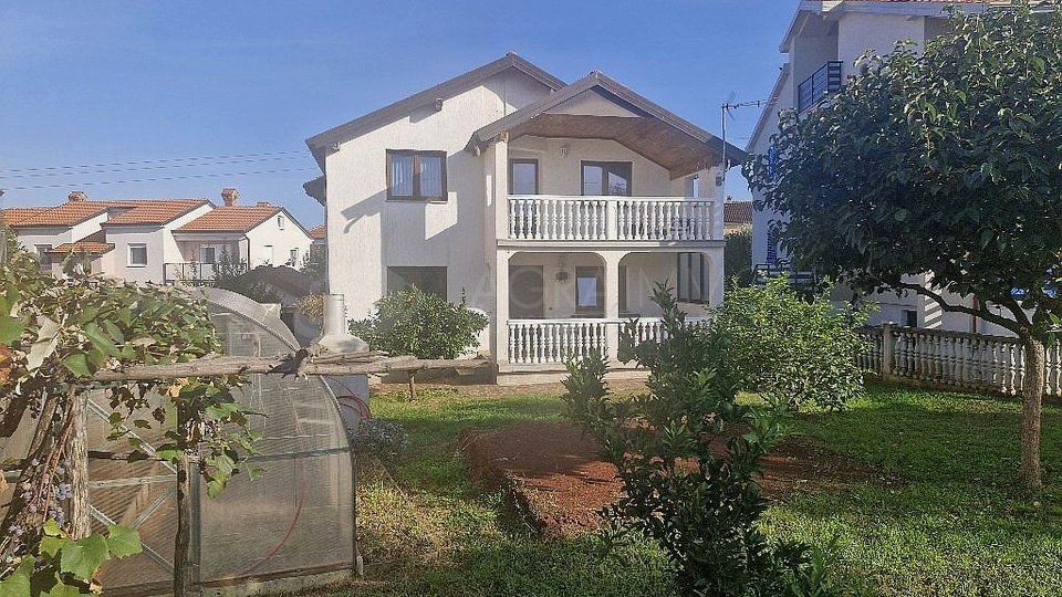 UMAG – AUSSERGEWÖHNLICHE GELEGENHEIT ZUM KAUF EINES FREISTEHENDEN FAMILIENHAUSES IN UMAG ZU NUR 1600 €/M²