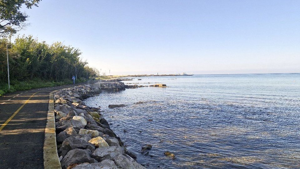 UMAG - PRIME BUILDING PLOT - FRONTLINE TO THE SEA